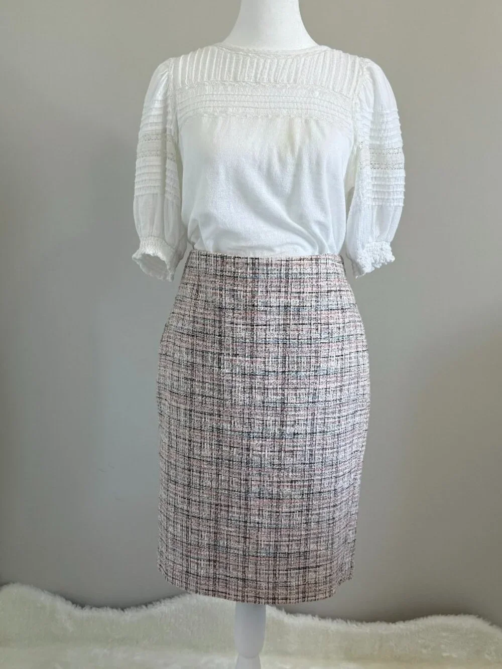 Banana Republic Pink Tweed Pencil Skirt Size 4 Office Chic - Picture 3 of 7